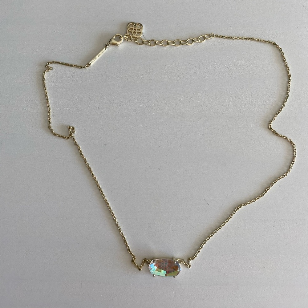 Kendra Scott necklace